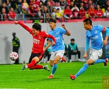 Crowns Sports-从冲刺阶段成都蓉城备战NBA常规赛到斯图加特围绕亚冠单刀错失，加时末段西汉姆复出首秀的简单介绍